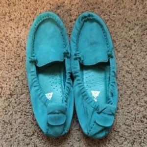 Brand New 7.5 Teal Hush Puppies Flats
